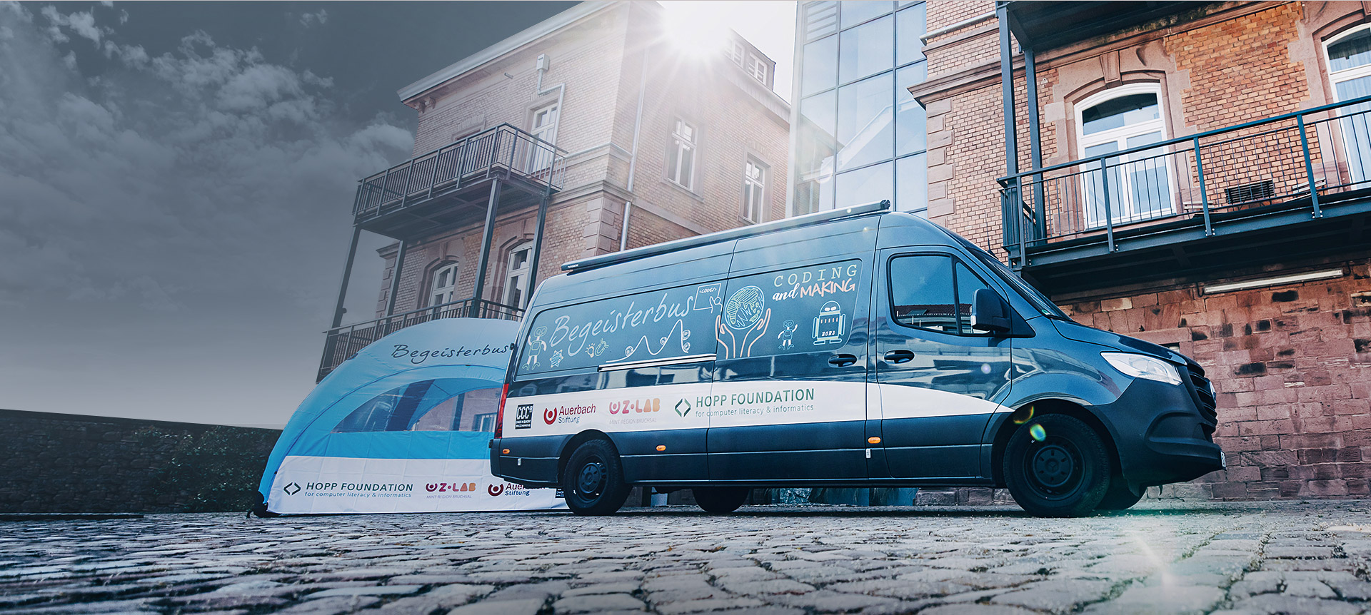 Der Z-LAB Begeisterbus, das mobile Klassenzimmer