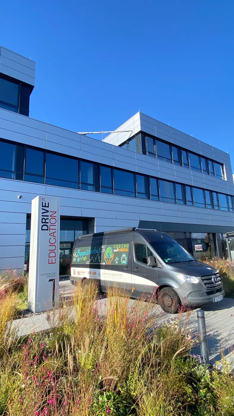 Sew-begeisterbus-drive-education sew